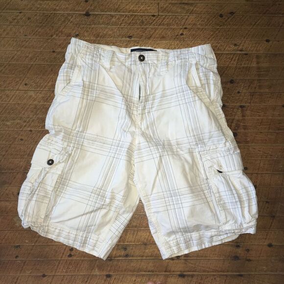 American Eagle Other - American Eagle golf striped size 32 Y2K cargo shorts